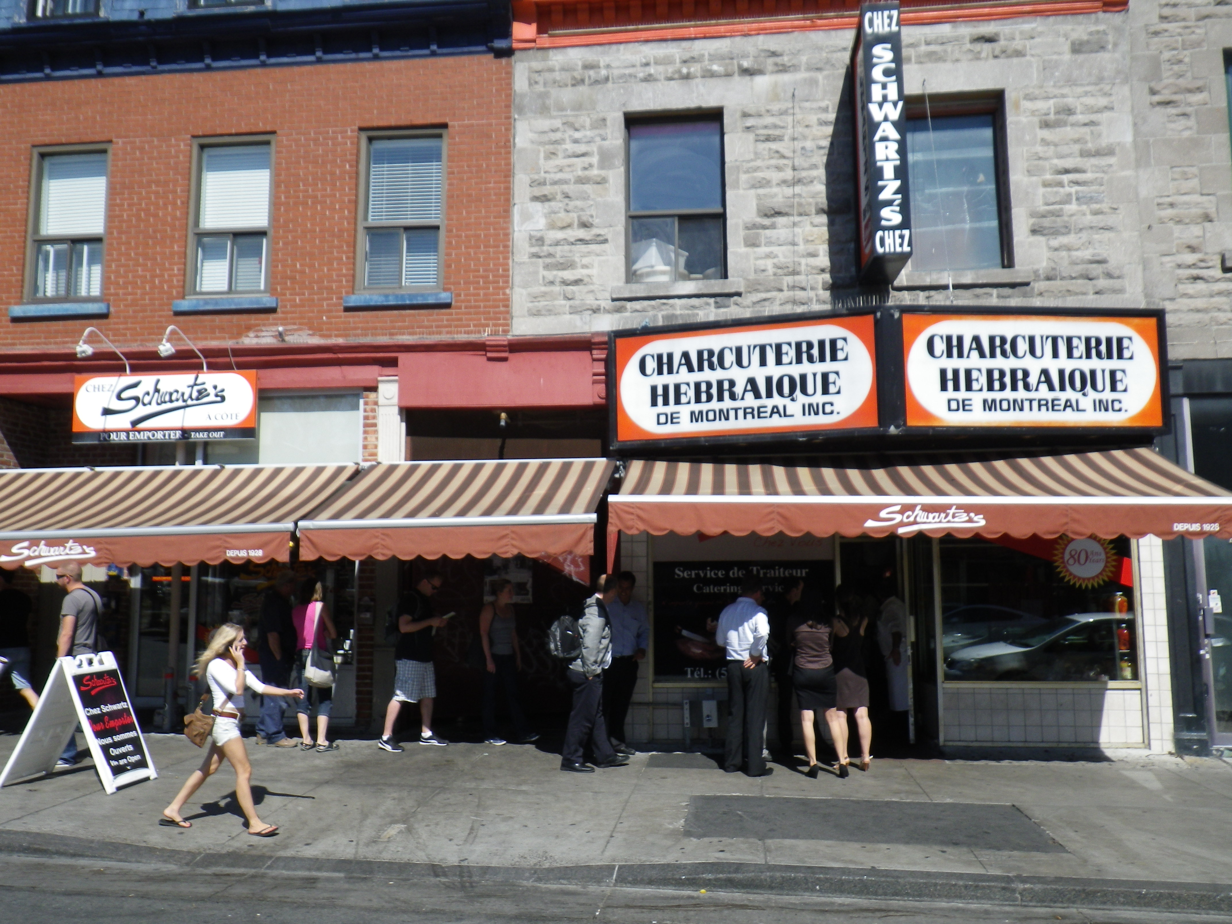 Québec food tour Chez Schwartz’s, restaurant de légende (Montréal