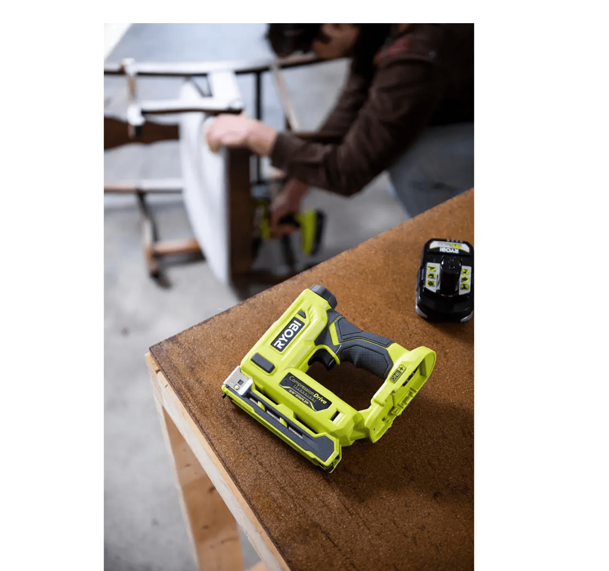 RYOBI P317 ONE+18V Cordless Compression Drive 3/8 in. Crown Stapler
