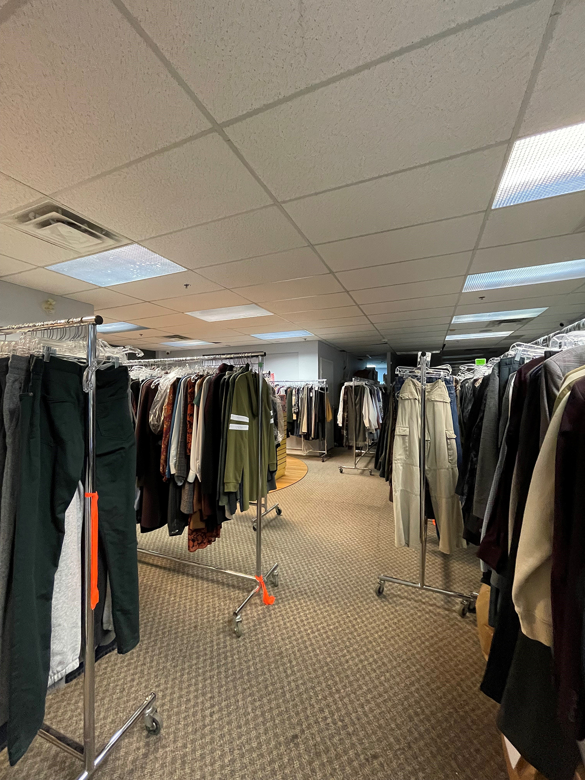 BIG BINZ Discount Liquidation Centre Richmond Hill