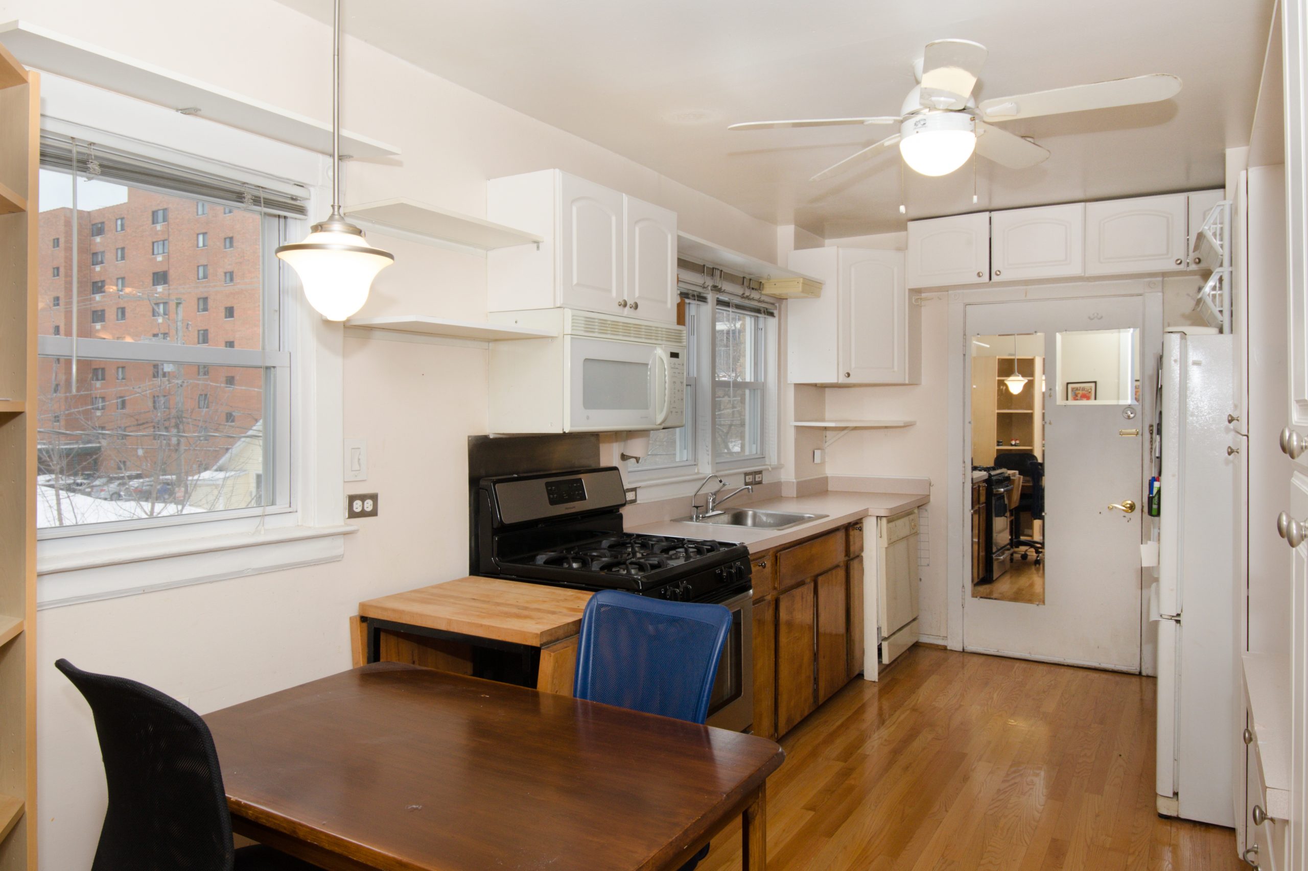 Two Bedroom Big Blue Evanston Apartments