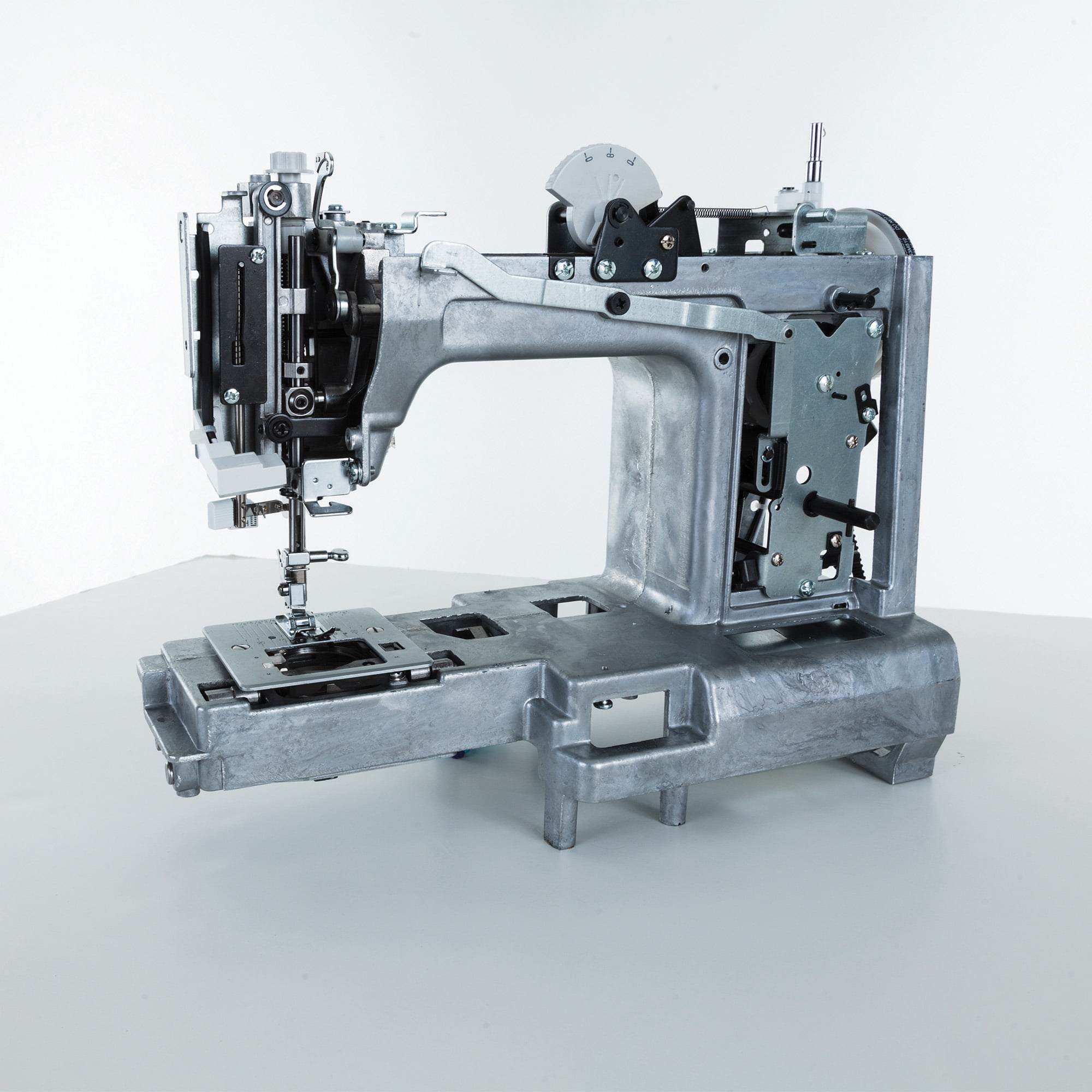 Singer® 44S Heavy Duty Classic Sewing Machine