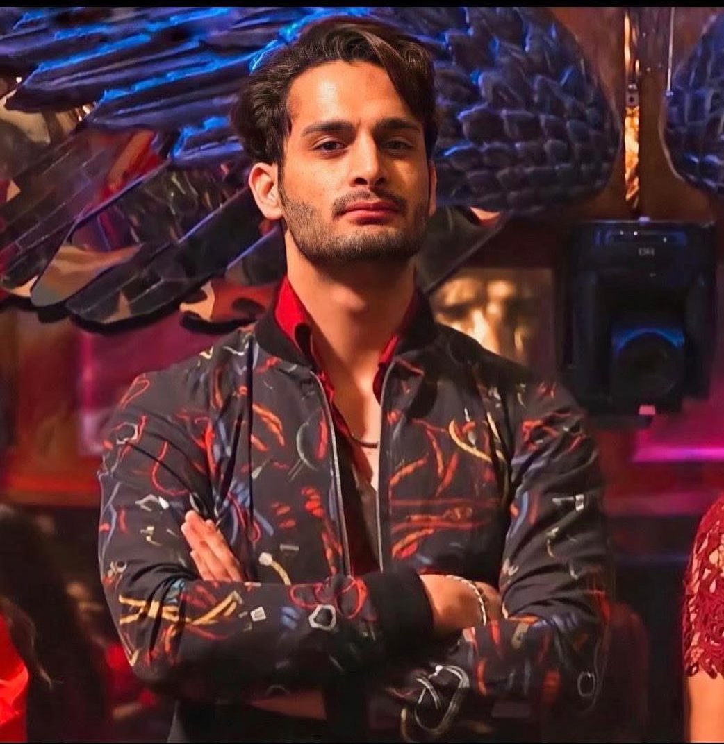 Umer Riaz Career, Followers, Figure, Relation, Net Worth, Biography