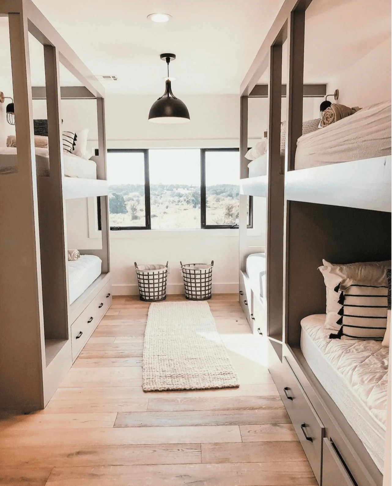 10 Unique Built in Bunk Beds to Inspire You!