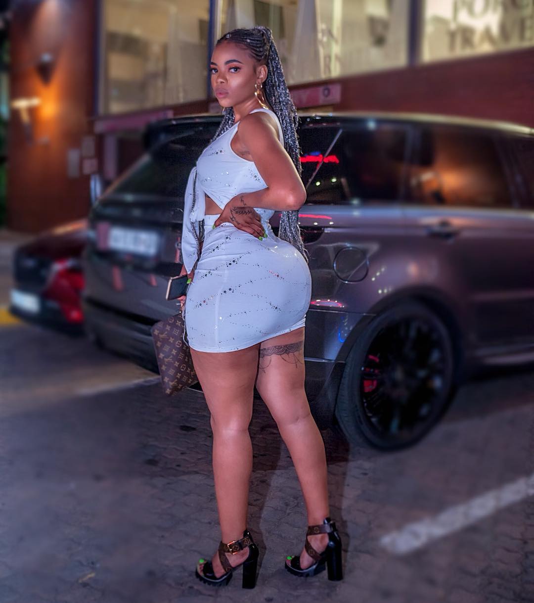 Today's eye candy Sultry singer Londie London