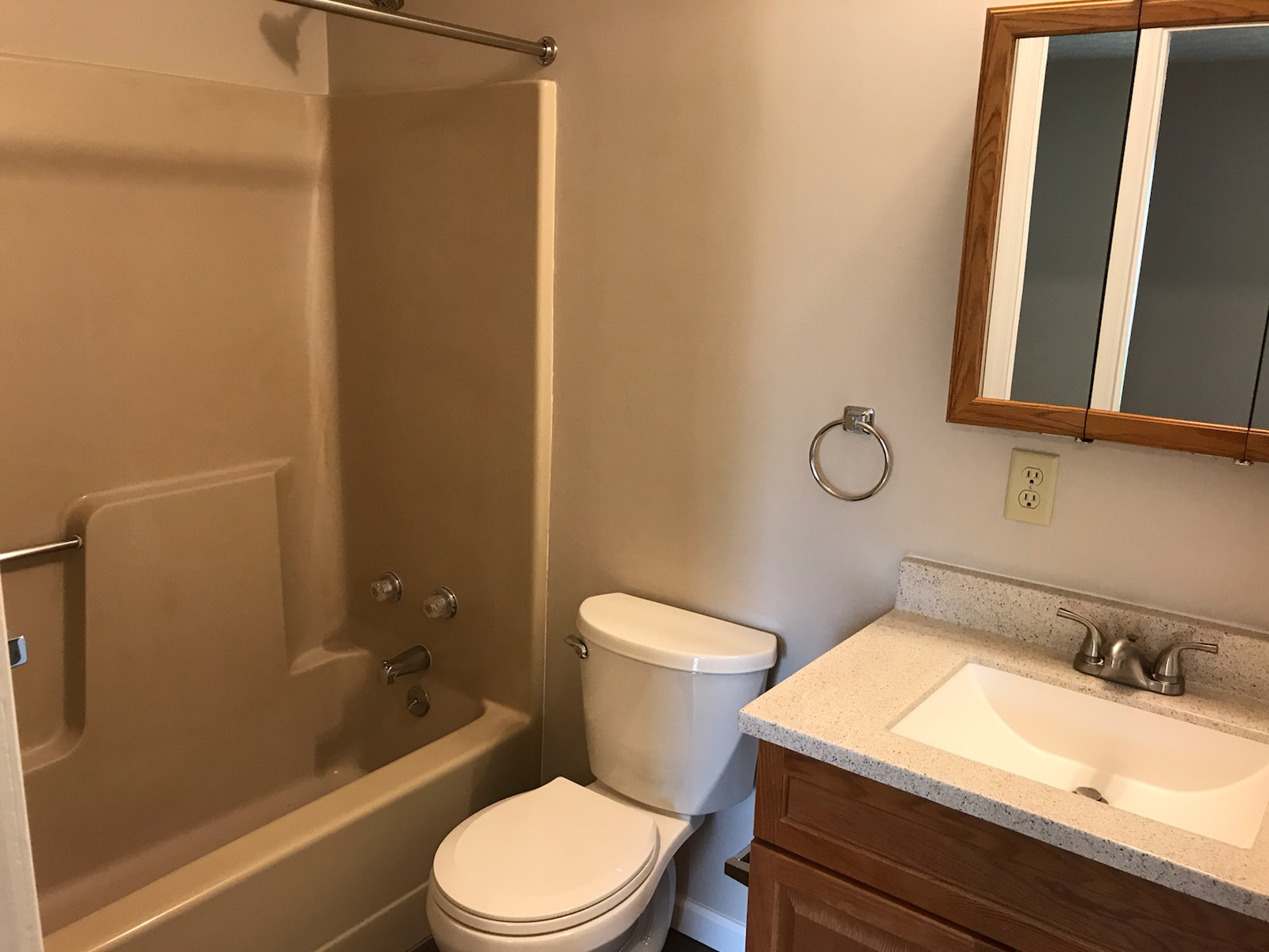 Eva Dr full bathroom Biggs Group