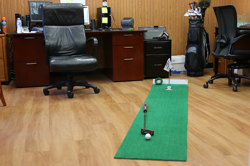 Office Fit 8 Putting Green Big Moss Golf