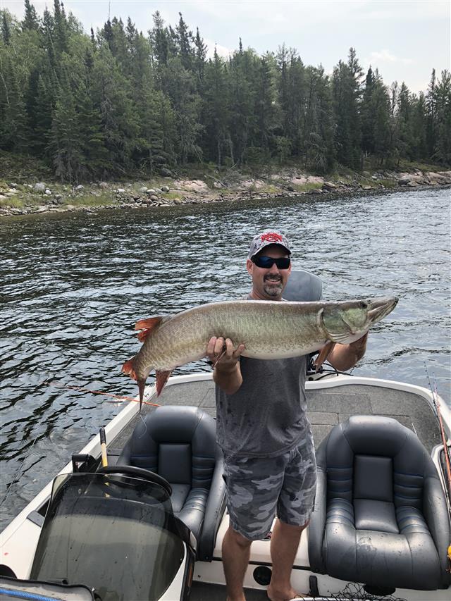Northern Ontario Fishing in Minaki at Big North Lodge