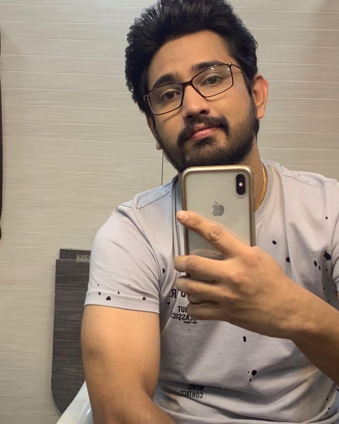 Raj Tarun (Actor) Height, Age, Girlfriend, Family, Caste, Biography(07)