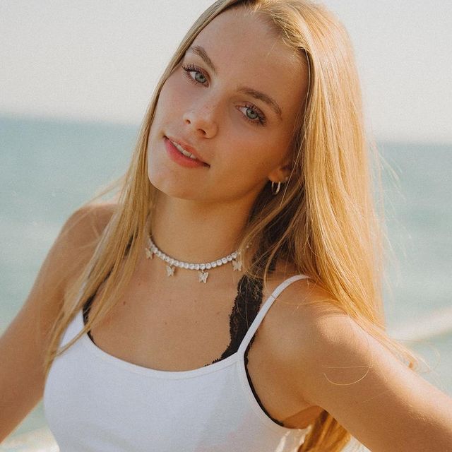 Anna Shumate Wiki, Age, Boyfriend, Height, Net Worth, Family