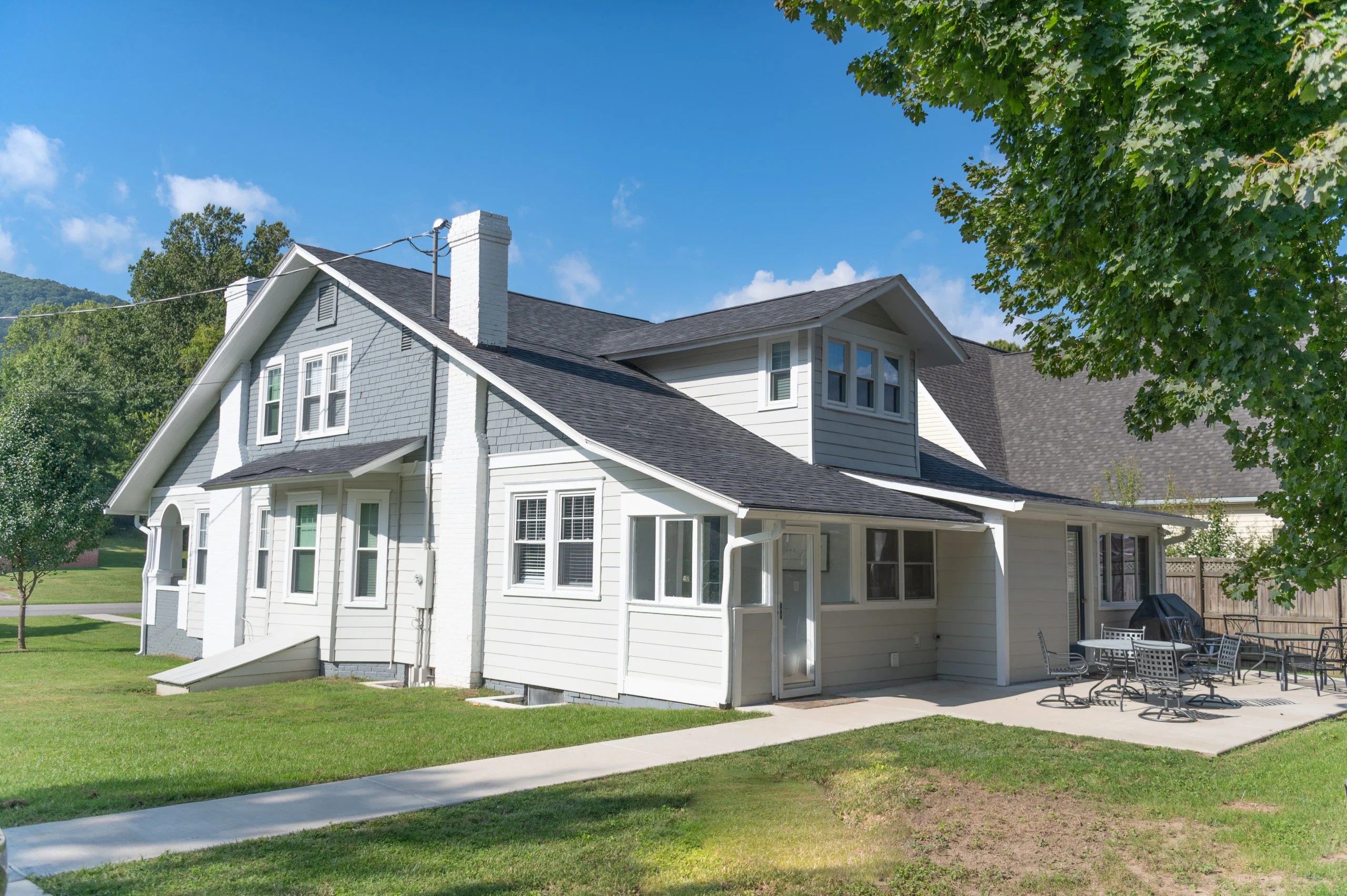 Historic House Downtown AIRBNB Big Stone Gap