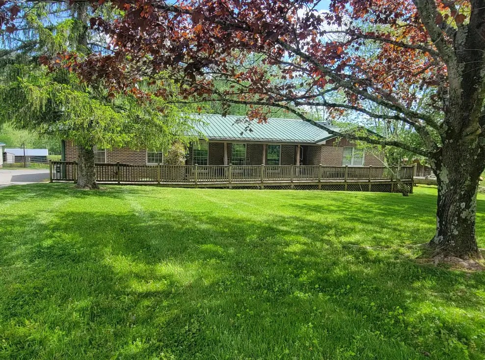 Farm Stay 4 Bedroom Ranch AIRBNB Big Stone Gap