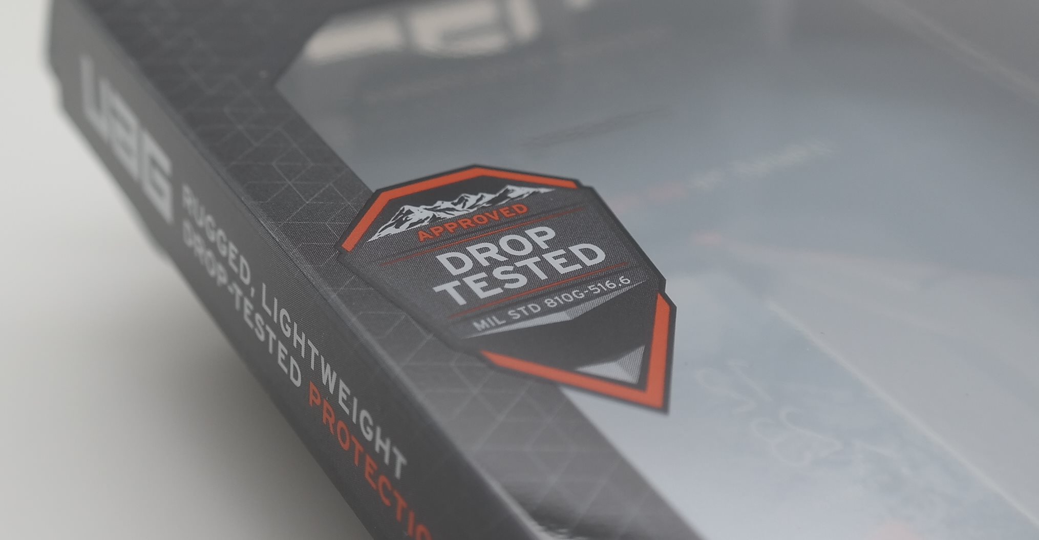 UAG Huawei P30 Pro packaging