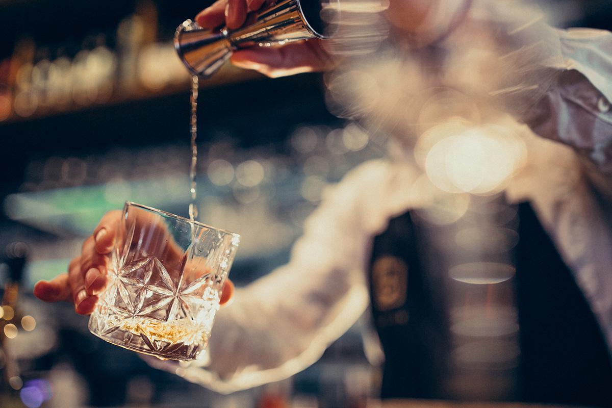 a master mixologist with this 30 course Big Think