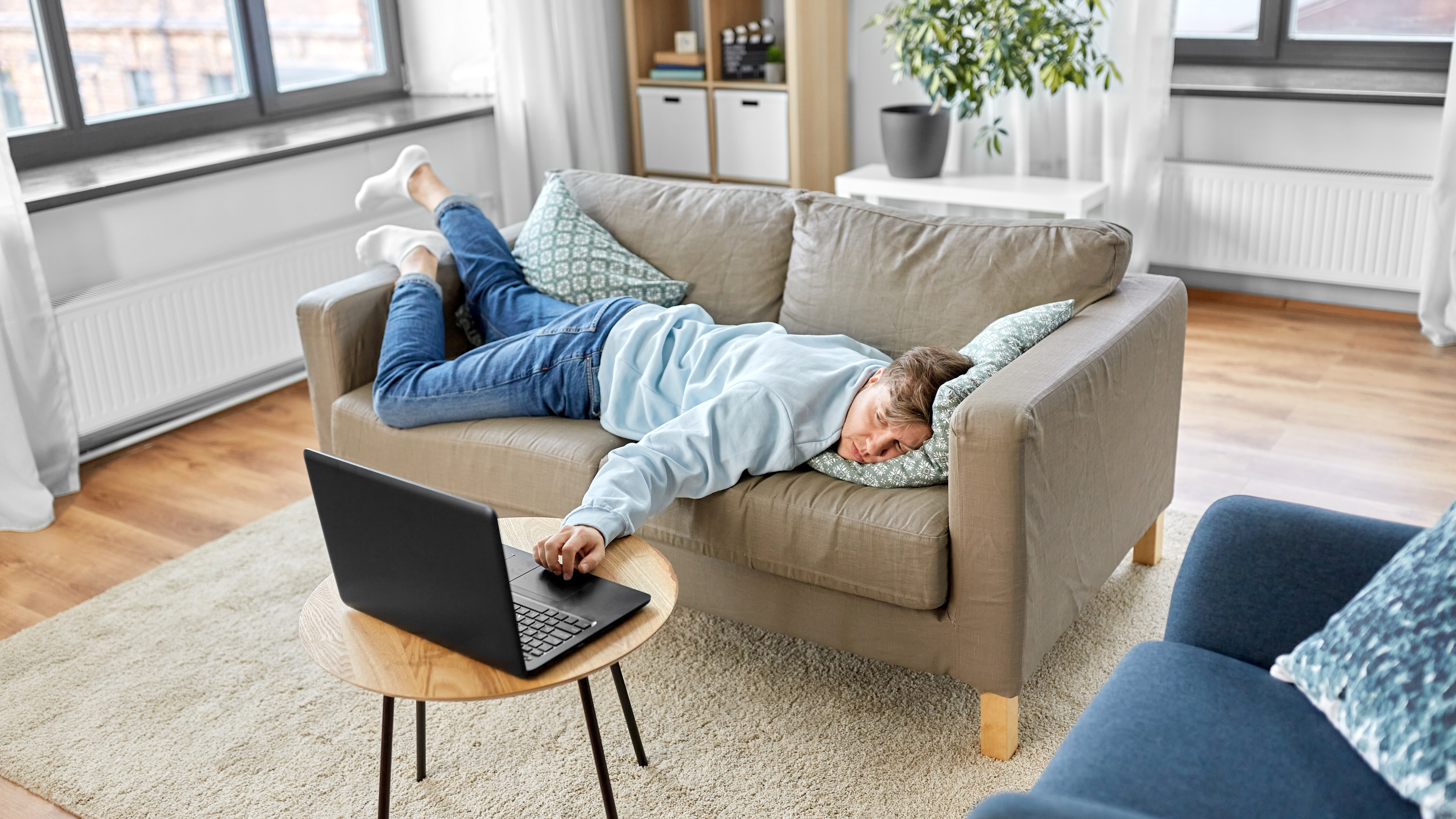 We need boredom to live better. But social media destroys it - Big Think