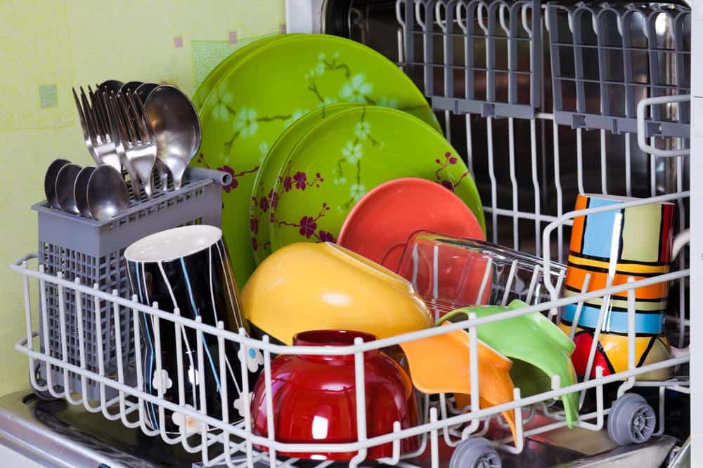 Can You Put Pottery in the Dishwasher?