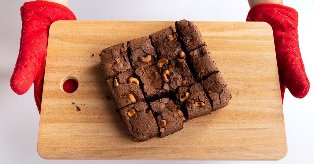 How Long Should Brownies Cool Before Eating?