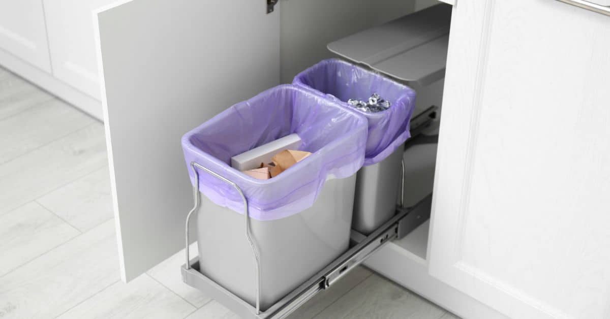 My Pull Out Trash Can Won't Stay Closed What You Can Do