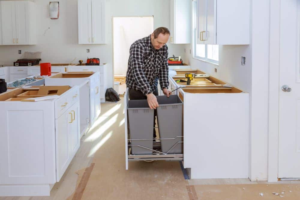 My Pull Out Trash Can Won't Stay Closed What You Can Do