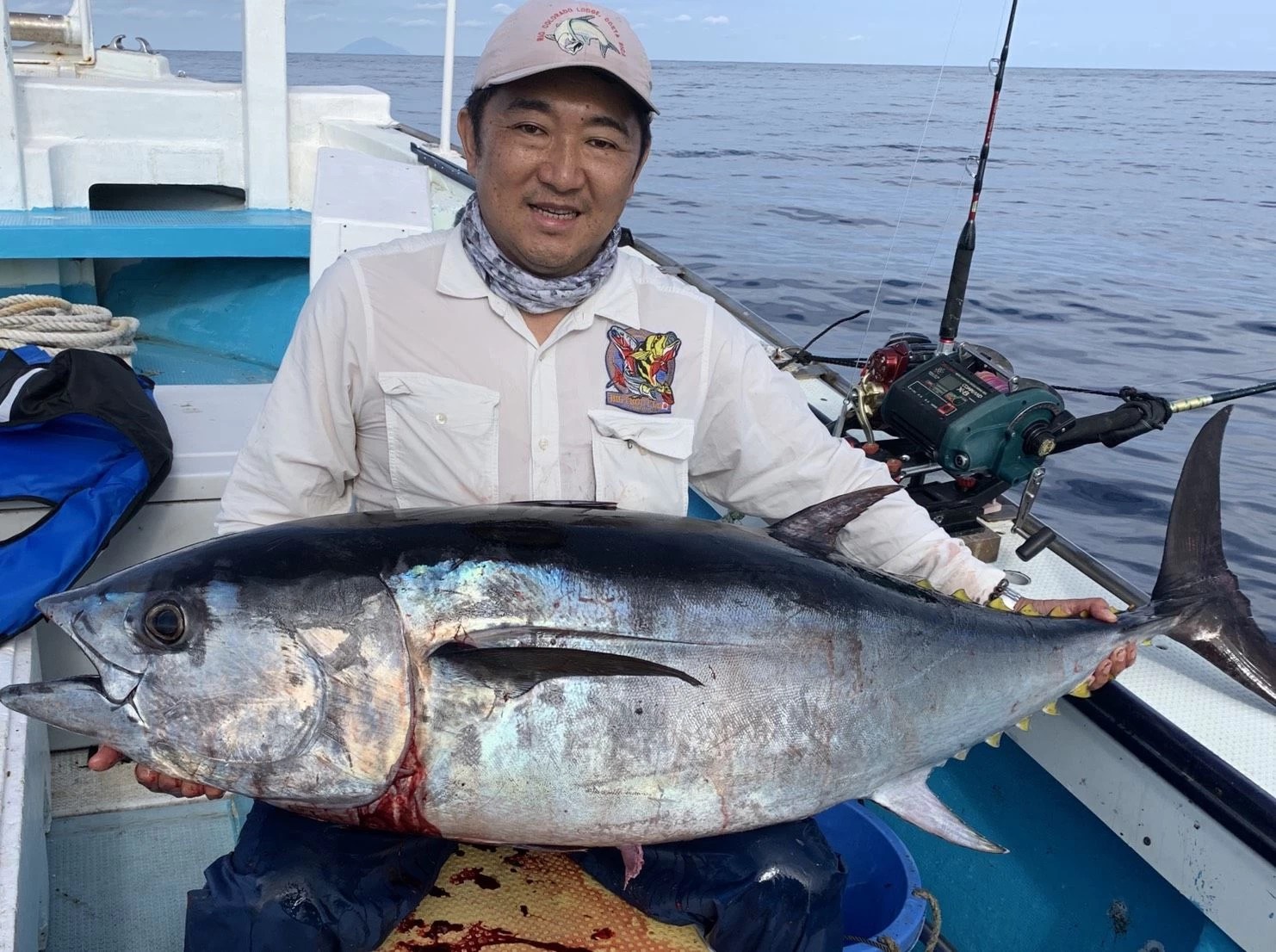 津軽海峡でクロマグロ釣り！2021年7月スタッフ同行ビックトラウト ② . 釣りを楽しめるツアーはビックトラウトがご案内いたします