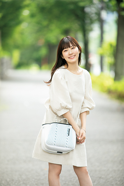 みるきーこと渡辺美優紀さん初登場 夏バッグの中身をチラ見せ 美人百花 Com