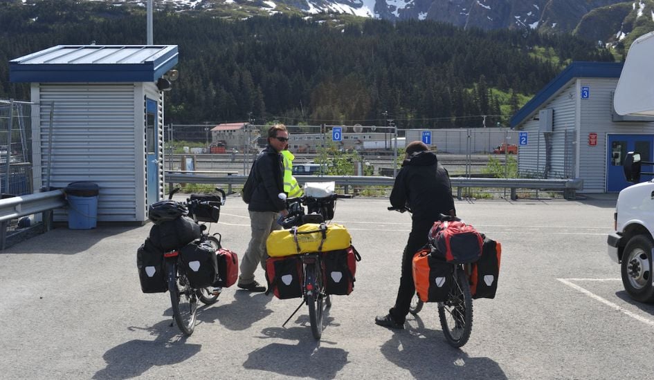 Best Rear Bike Rack for Touring & Commuting [2024]