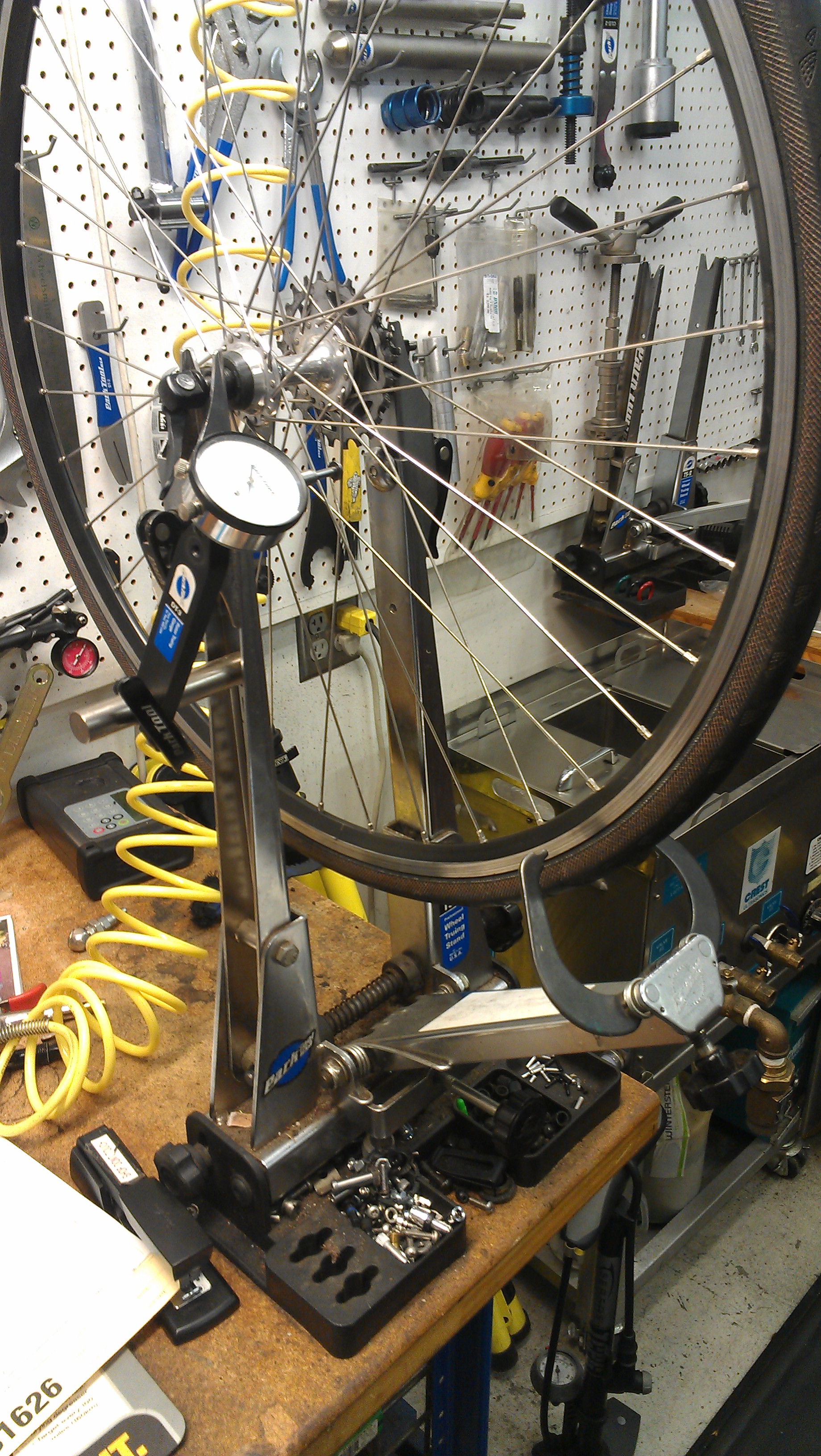 How to straighten a bicycle wheel BP