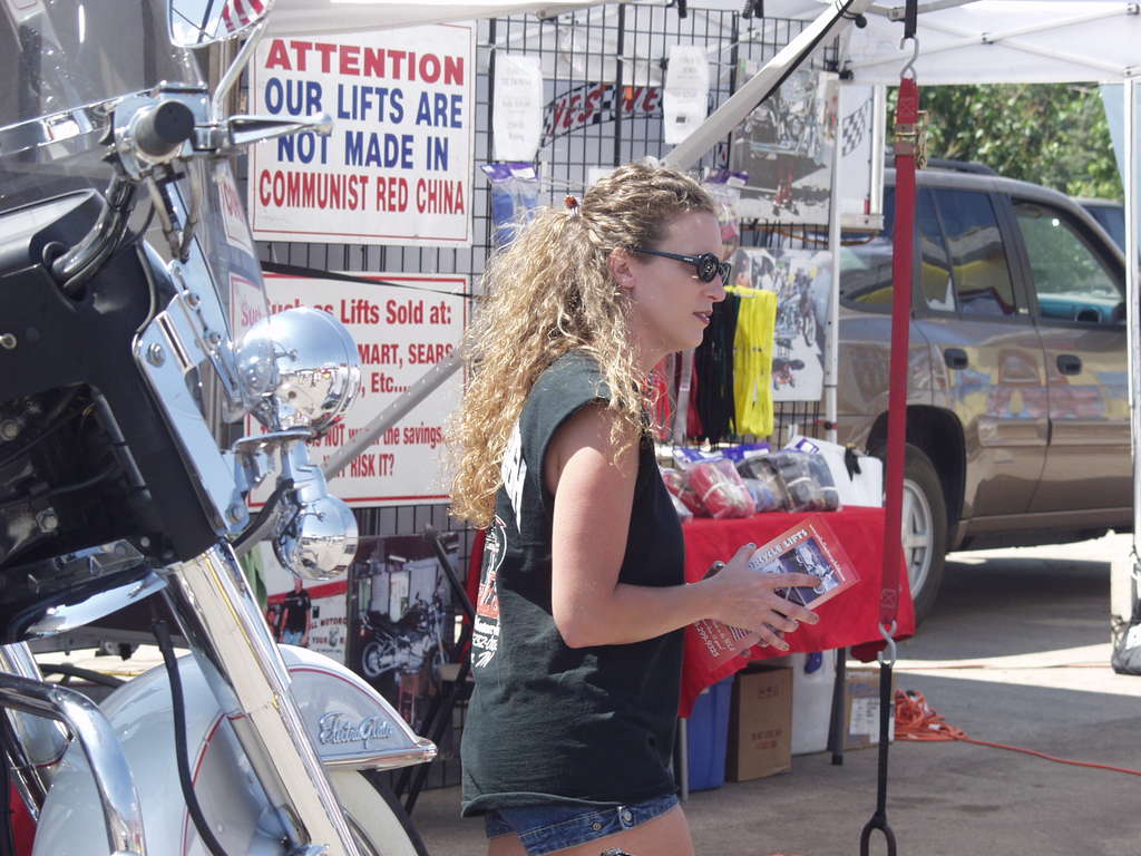 Sturgis street vendors BikerDeep