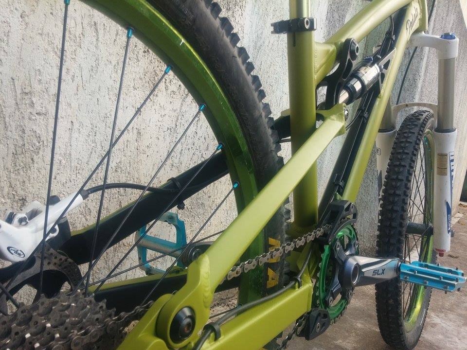 Restore, renew, or just get plain funky with Spray.Bike A rattle can