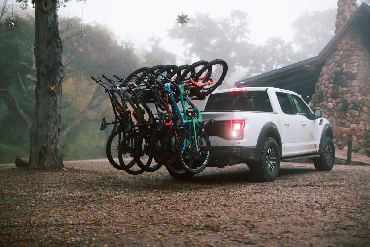 1UP USA adds Recon 5 & 6 bike hitch racks for offroad capable hauling