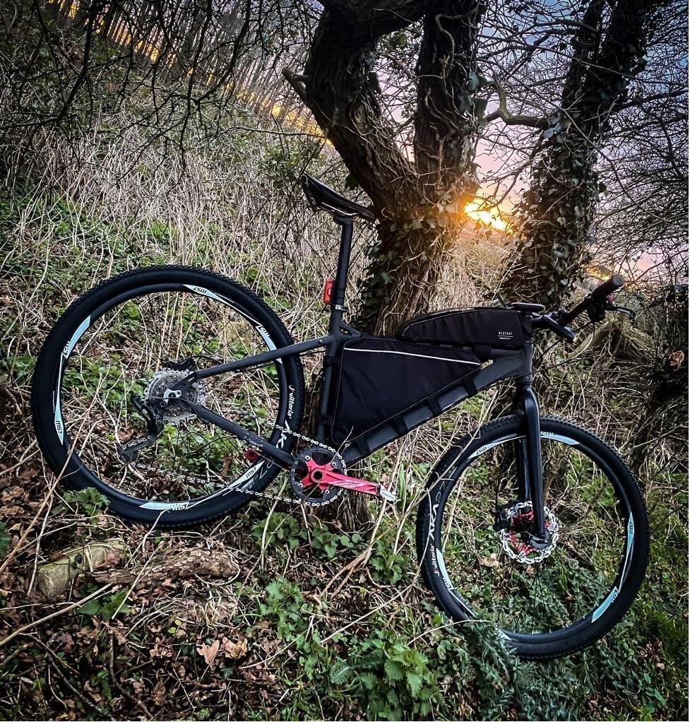 The Advantages and Disadvantages of a Rigid Mountain Bike