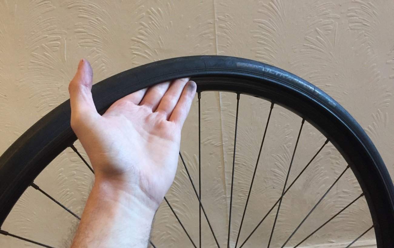 How To Change A Bike Inner Tube In 11 Steps [With Pictures]