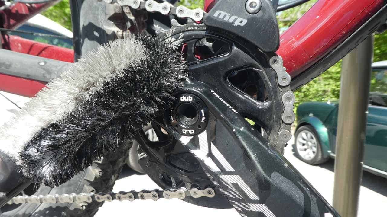 How To Clean A Bike Chain In 6 Steps [With Pictures]