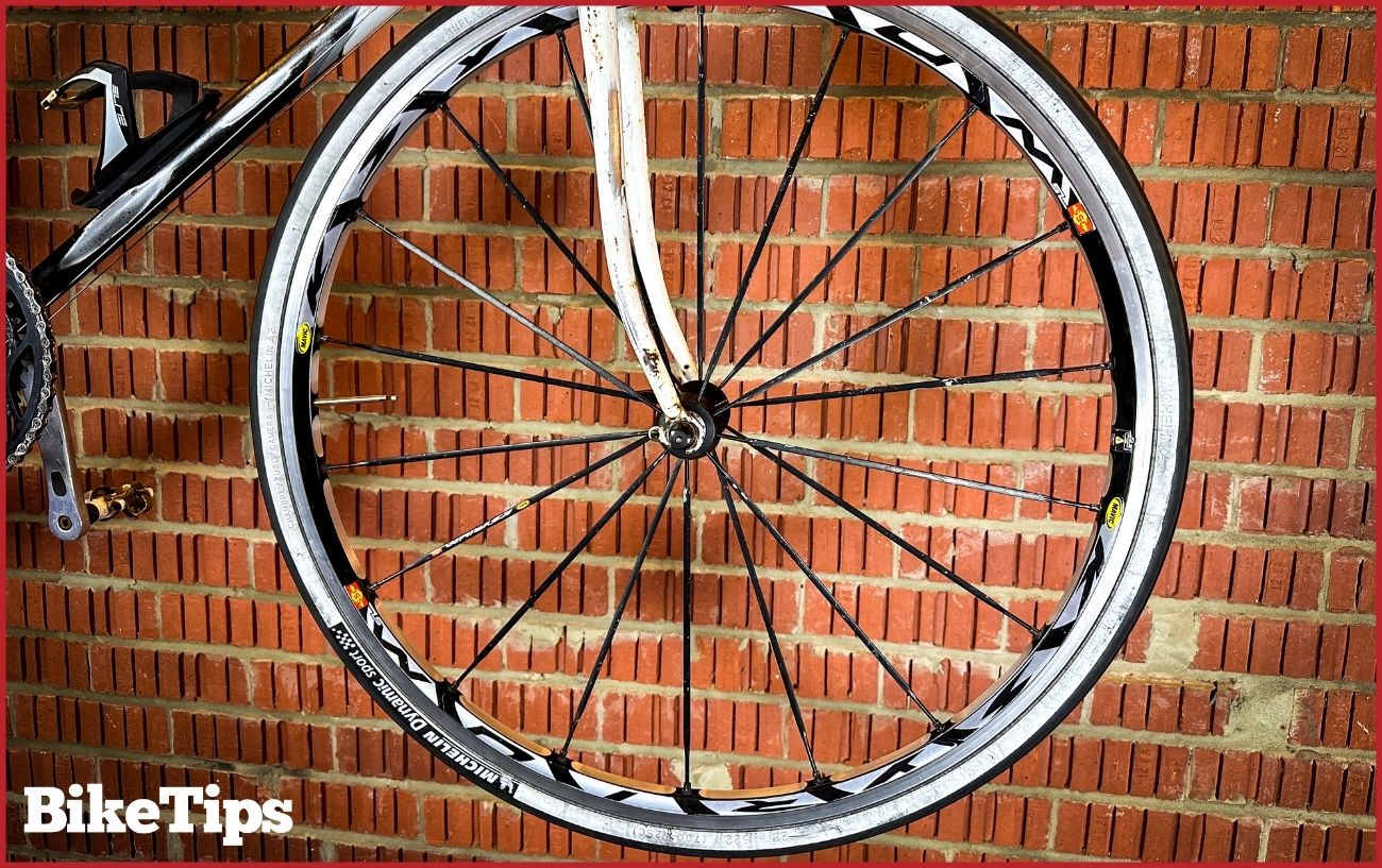 How To Change A Bike Inner Tube In 11 Steps [With Video Guide]