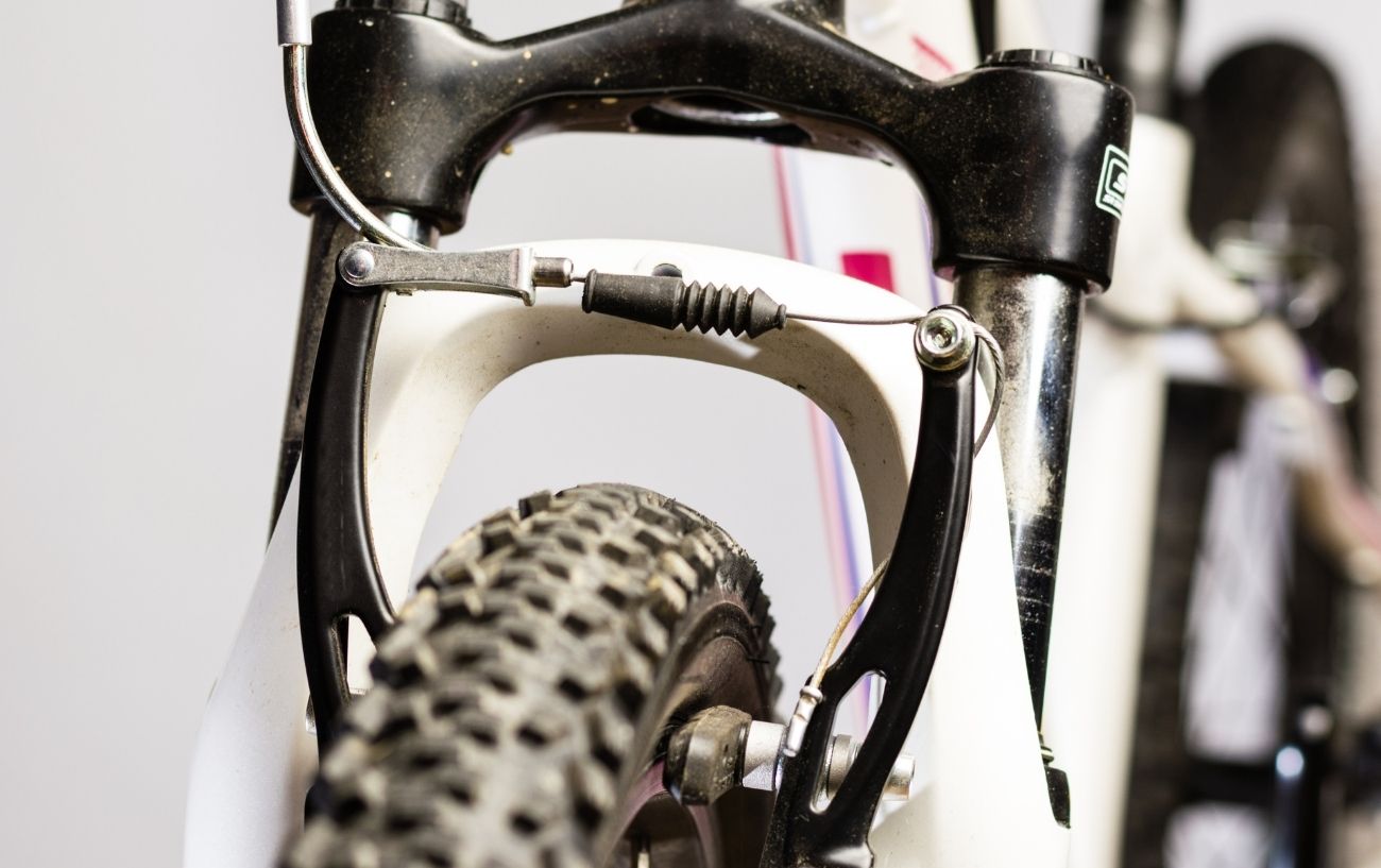 V Brakes Vs Cantilever Brakes Explained 6 Key Differences