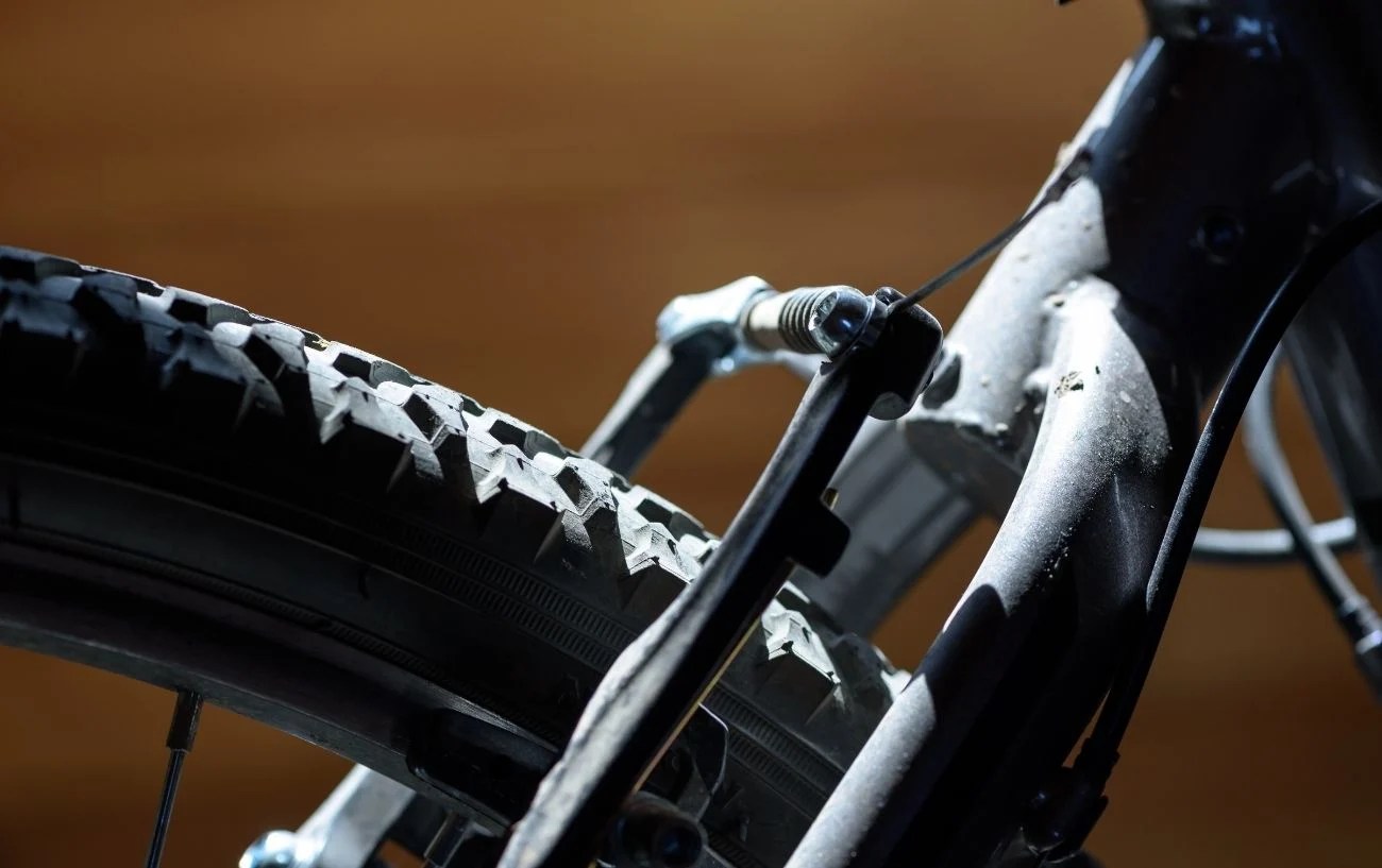 V Brakes Vs Cantilever Brakes Explained 6 Key Differences