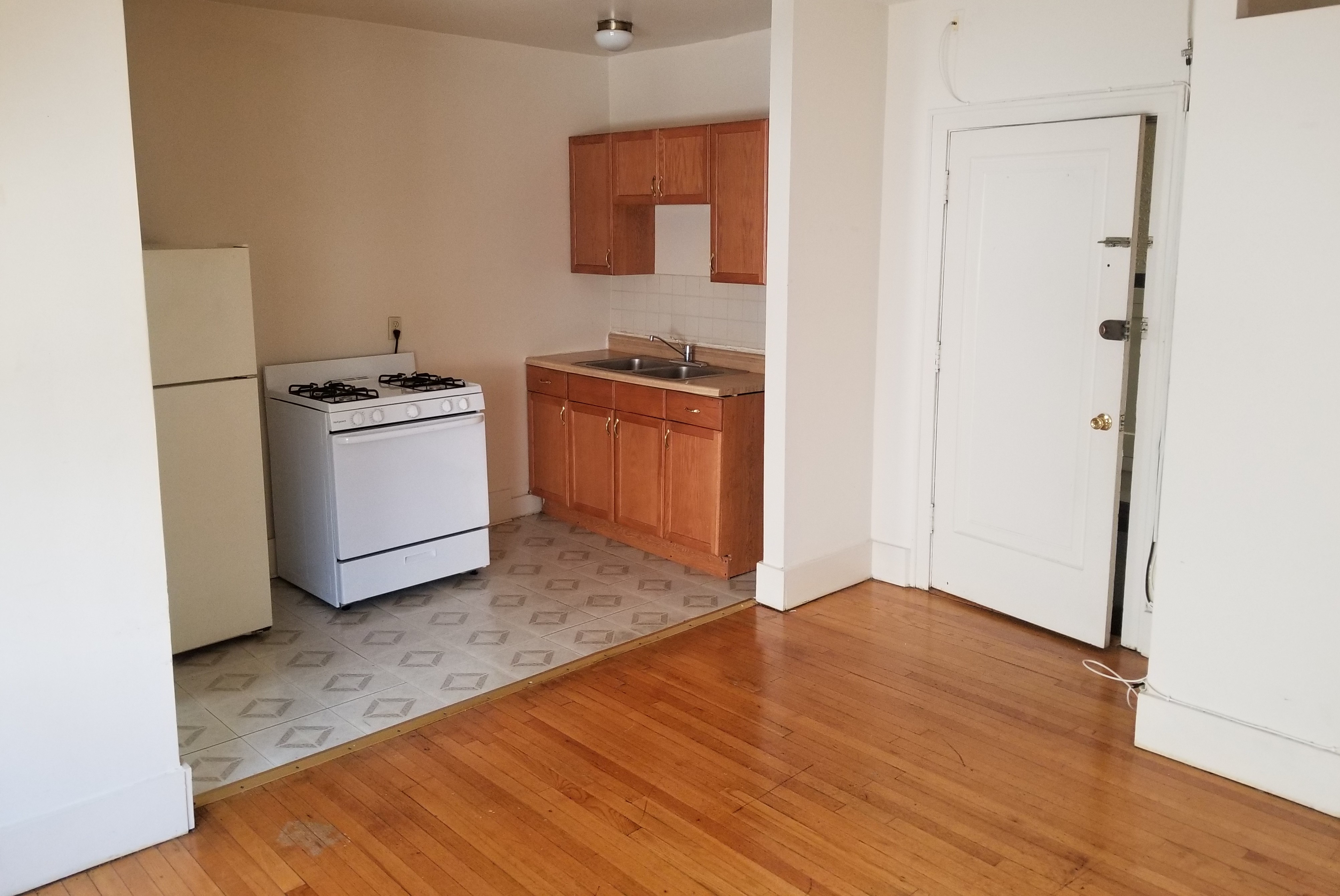 1100 W Roscoe 23 BilMar Management