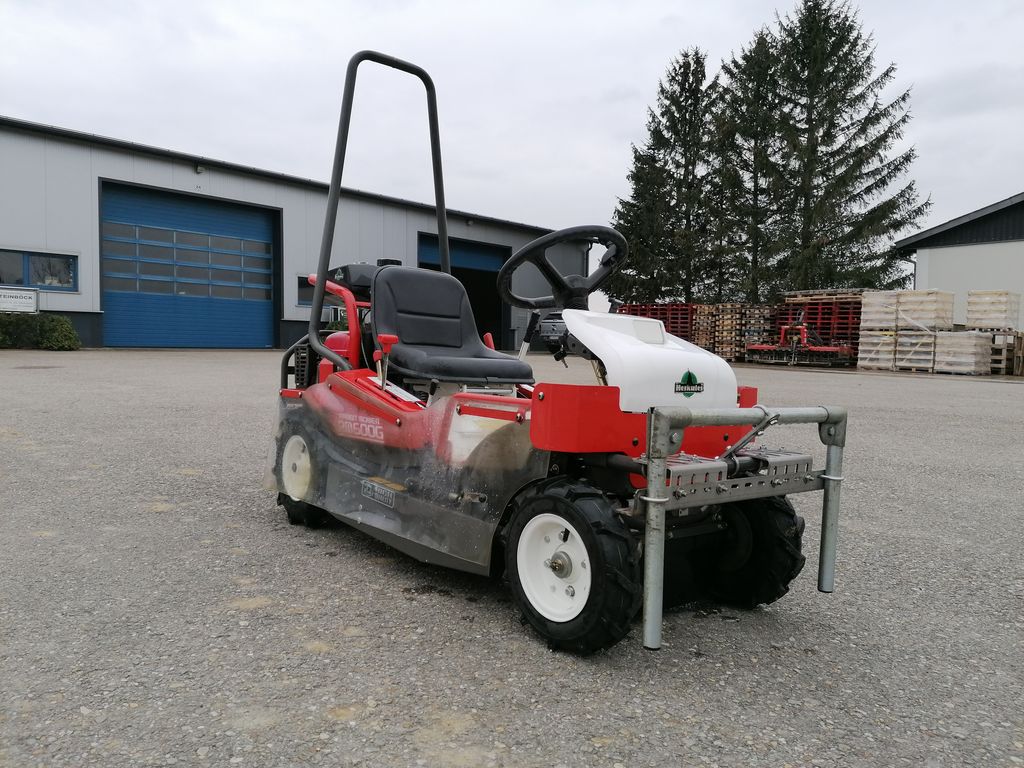Kommunalfahrzeuge Herkules Aufsitzmäher RM 600 Schmalspur