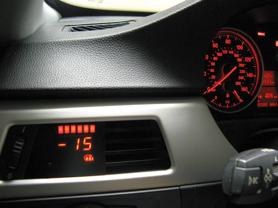 BMW 335i RIX Effects Boost Gauge Installation