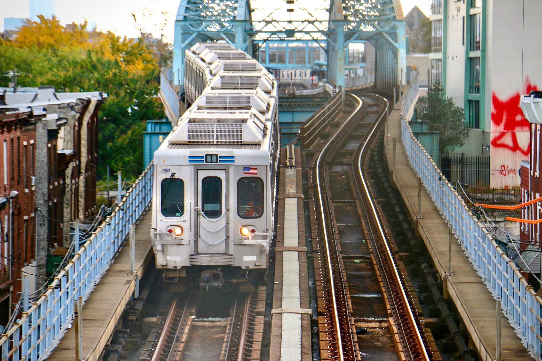 SEPTA train derails in Philadelphia after crack in tracks, no injuries(04)
