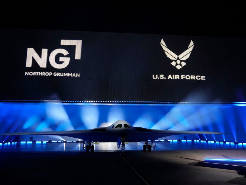 SADPREDSTAVLJEN NOVI STELT NUKLEARNI BOMBARDER (VIDEO) BILTEN.RS