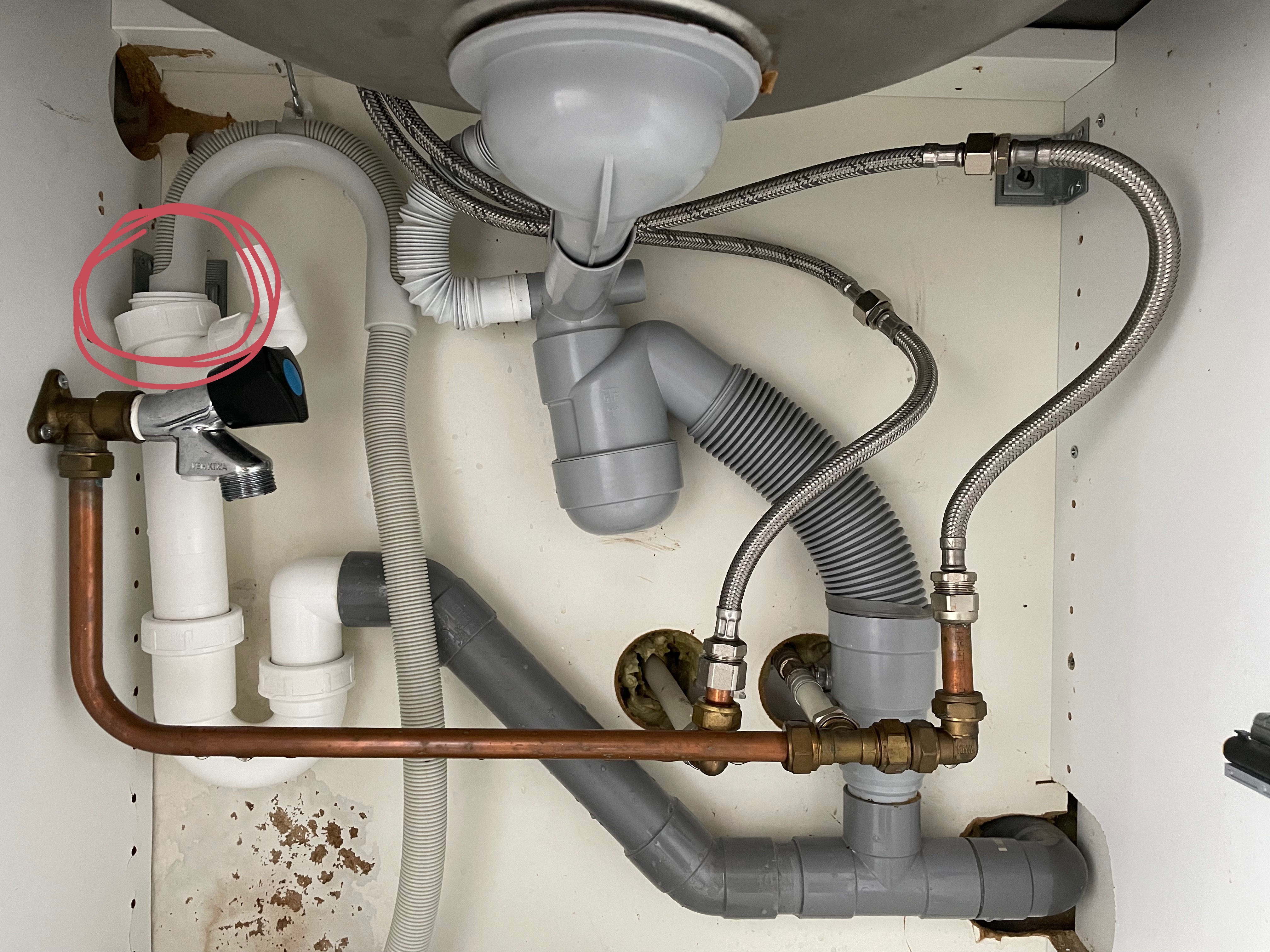 Hoe Kan Het Komen Dat De Afvoer Van De Vaatwasser Overloopt? - Goeievraag