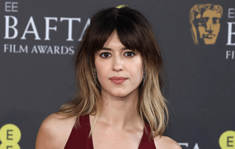 Daisy Edgar Jones Height, Weight, Age, Career, Net Worth And More - biodetailshub