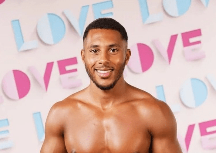 Aaron Simpson Bio, Family, Career, Girlfriend, Net Worth, Measurements