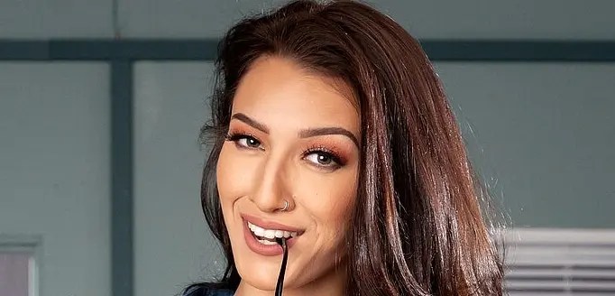 Bella Rolland Biography - Biography Explorer