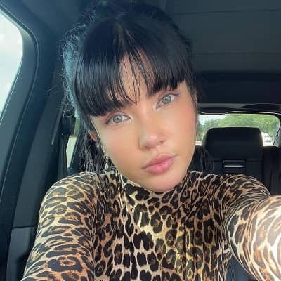 Ariana James's Instagram, Twitter & Facebook on IDCrawl