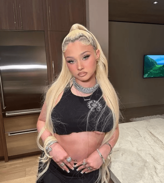 Alabama Barker Age, Height, Weight, Career, Net Worth And More