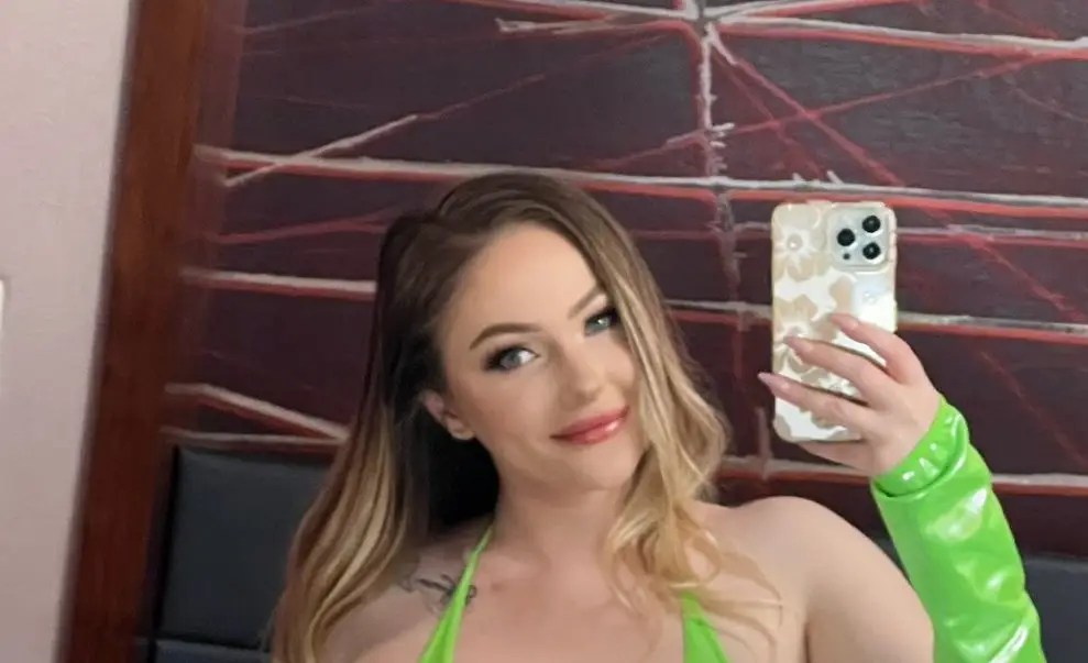 Aria Six (Model) Biography, Age, Height, Net Worth - Bioofy