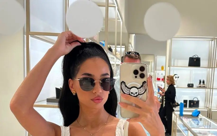 Kama Oxi Biography, Age, Height, Figure, Net Worth - Bioofy