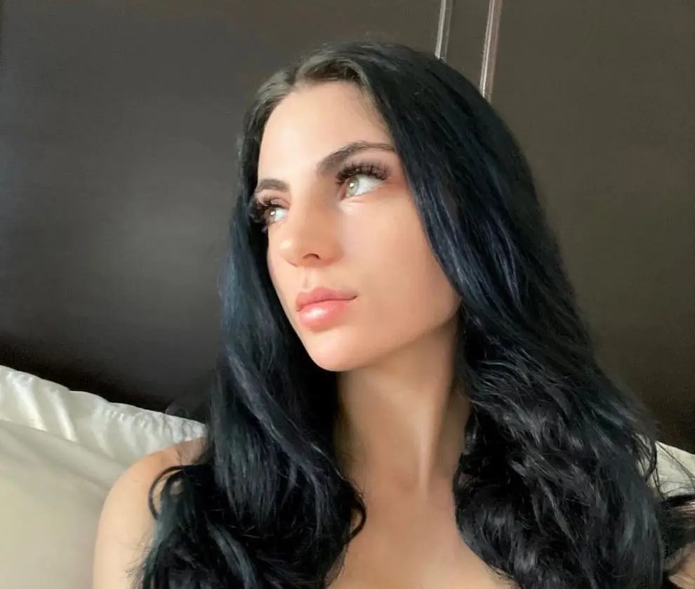 Luna Benna Biography, Age, Images, Height, Net Worth - Bioofy