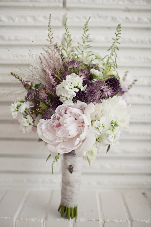 HELP! What flowers are used in this wedding bouquet?